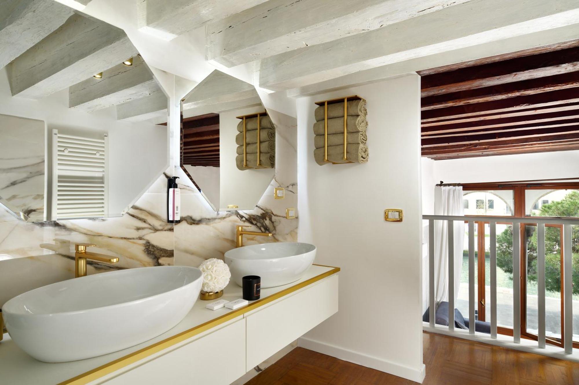 Swan Dolcevita Prestige Stay - Canal View & Exclusive Experience Venice Ngoại thất bức ảnh